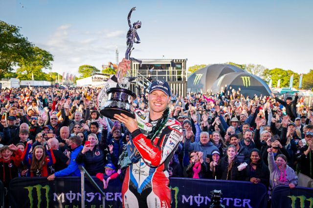 Davey Todd lifting the trophy